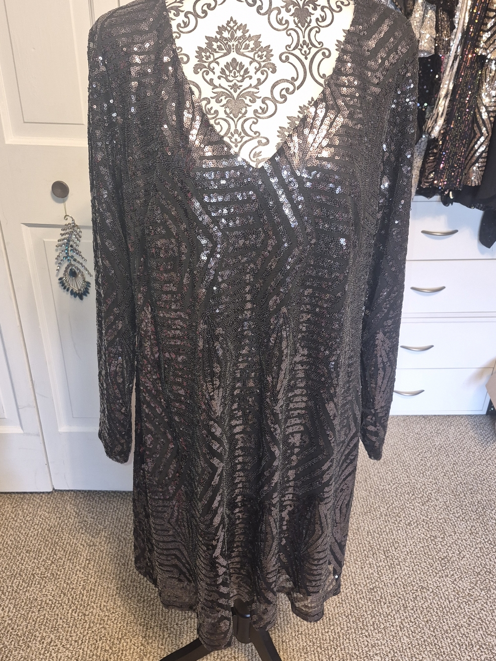 NWT City Chic Gunmetal Sequin V-Neck Long Sleeve Shift Dress